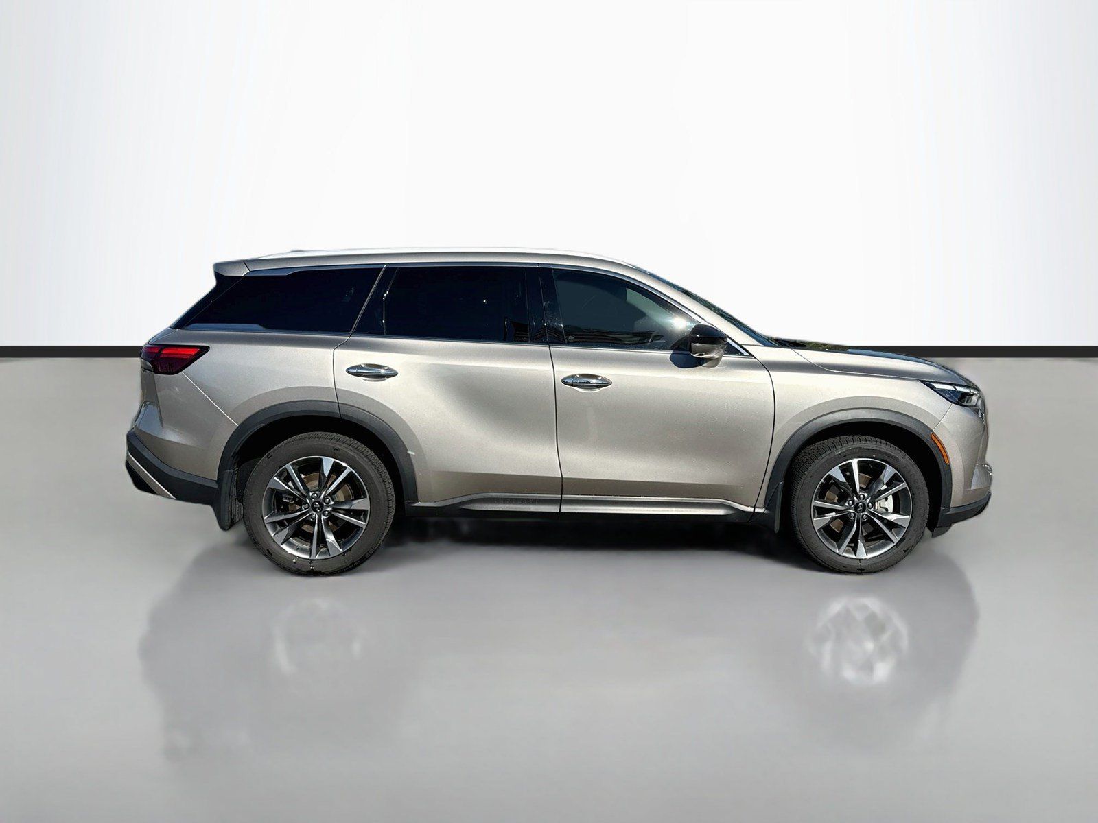 Used 2023 INFINITI QX60 Luxe w/ Vision Package AWD/4WD image 8