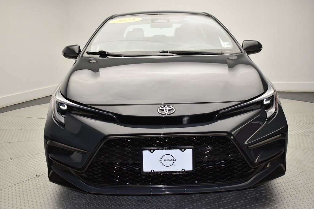 Used 2025 Toyota Corolla SE FWD image 2