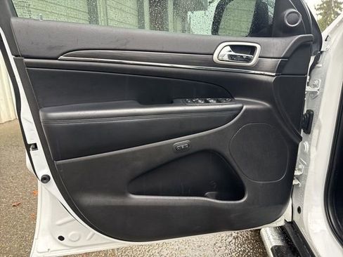 Used 2020 Jeep Grand Cherokee Limited image 24