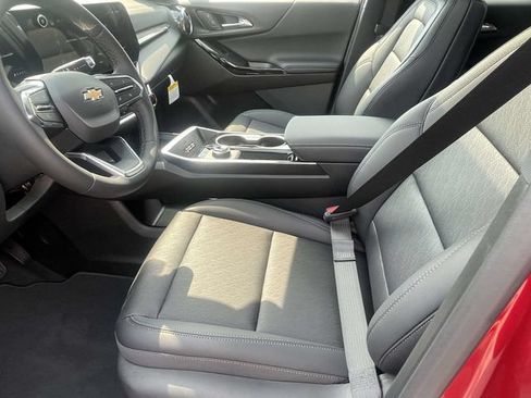 New 2027 Chevrolet Equinox LT w/ Convenience Package II FWD image 12