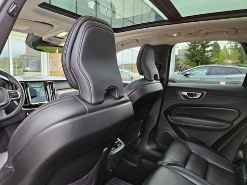 Used 2023 Volvo XC60 B6 Ultimate w/ Protection Package Premier AWD/4WD image 18