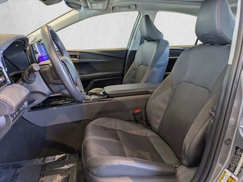 Used 2025 Toyota Camry XLE FWD image 16