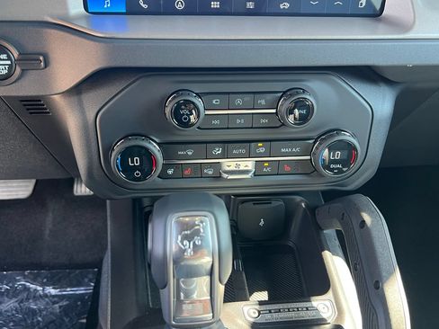 New 2026 Ford Bronco Outer Banks w/ Sasquatch Package AWD/4WD image 24