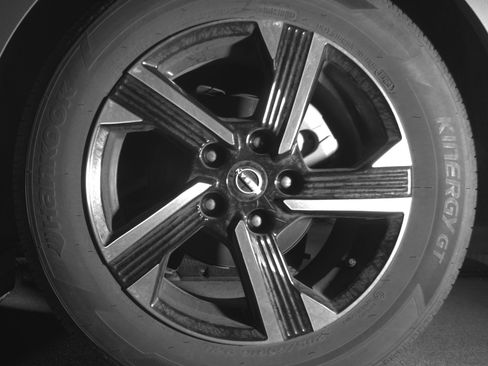 Used 2025 Nissan Sentra SV FWD image 14