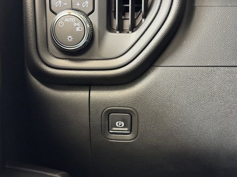 Used 2024 GMC Sierra 1500 Pro w/ Pro Value Package image 29