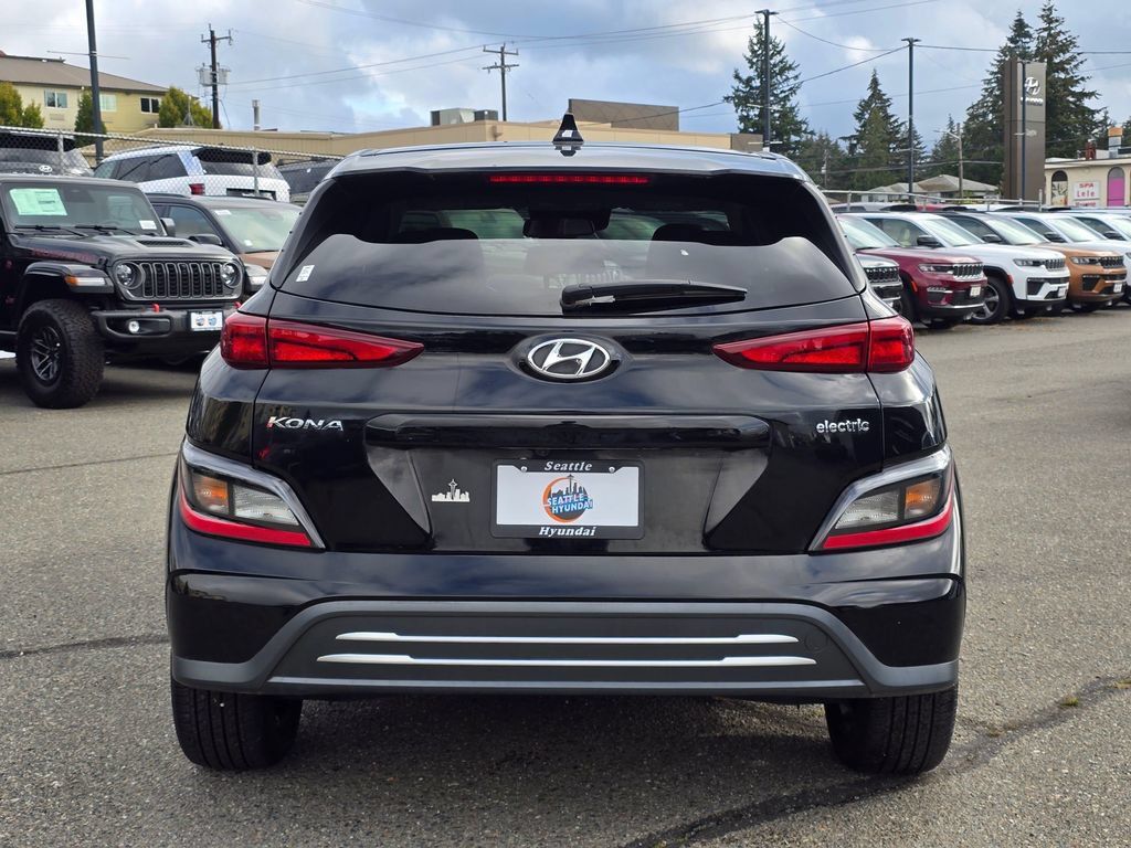 Used 2023 Hyundai Kona SE FWD image 6