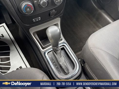 Used 2009 Chevrolet HHR LT image 18