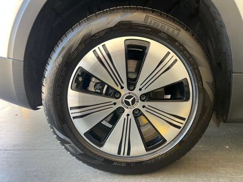 Used 2025 Mercedes-Benz EQB 300 4MATIC image 13