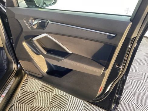 Certified 2025 Audi Q3 2.0T Premium w/ Convenience Package image 22