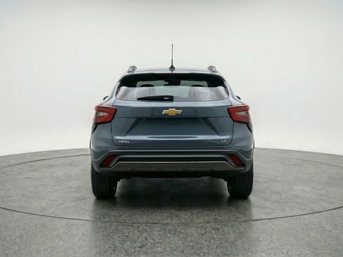 Used 2025 Chevrolet Trax LT w/ LT Convenience Package FWD image 7