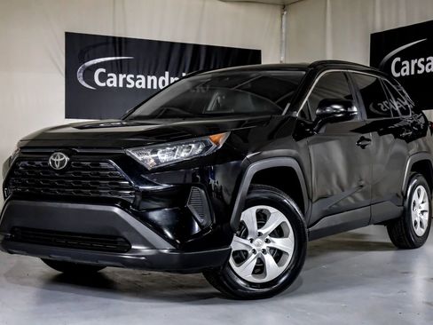 Used 2021 Toyota RAV4 LE FWD image 4