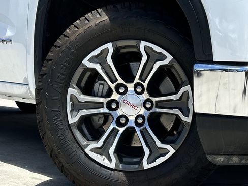 Used 2025 GMC Sierra 1500 SLT RWD image 10