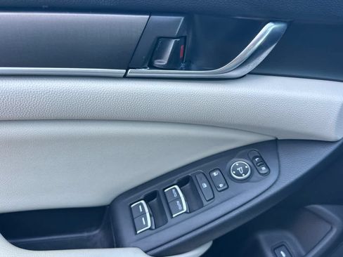 Used 2019 Honda Accord LX image 13
