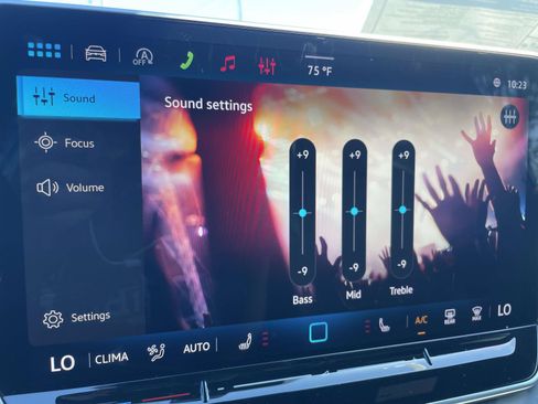 New 2026 Volkswagen Tiguan SE R-Line FWD image 25