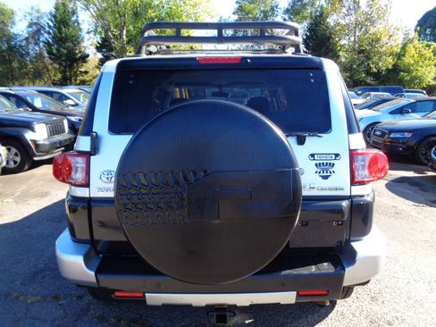 Used 2007 Toyota FJ Cruiser 2WD image 6