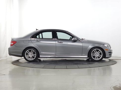 Used 2012 Mercedes-Benz C 300 4MATIC Sedan image 9