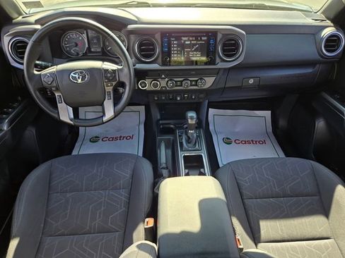 Used 2019 Toyota Tacoma TRD Sport w/ Technology Package image 12