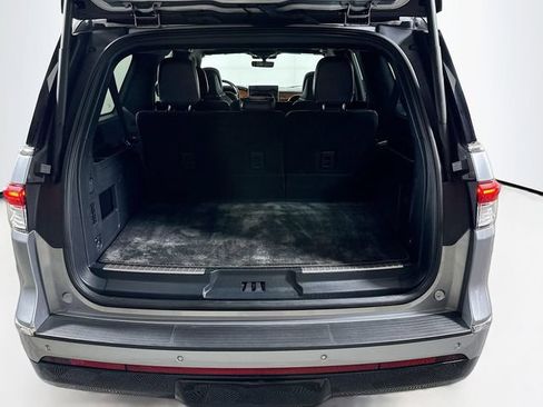 Used 2024 Lincoln Navigator L Black Label AWD/4WD image 33