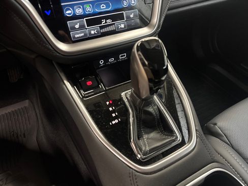Certified 2025 Subaru Outback Limited image 23
