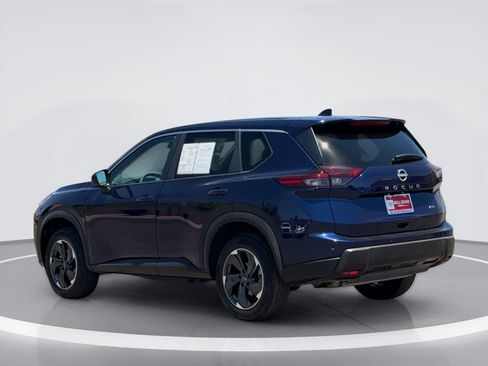 Used 2025 Nissan Rogue SV AWD/4WD image 4