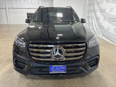 New 2026 Mercedes-Benz GLS 580 4MATIC image 2