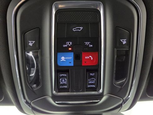 Used 2023 Jeep Grand Cherokee Altitude image 30