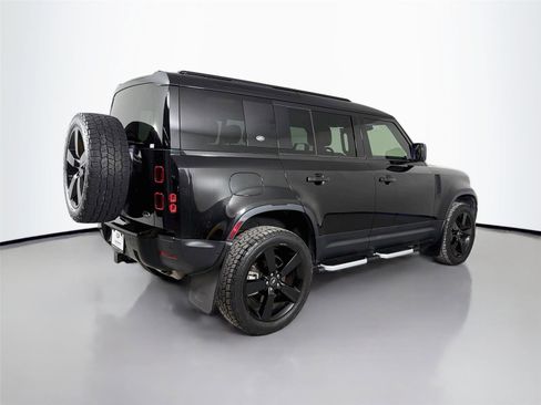 Used 2020 Land Rover Defender 110 HSE AWD/4WD image 5