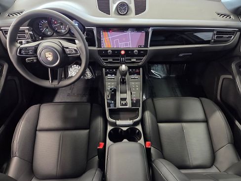 Certified 2026 Porsche Macan AWD/4WD image 13