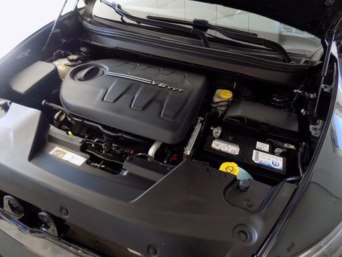 Certified 2018 Jeep Cherokee Limited w/ Technology Group image 37