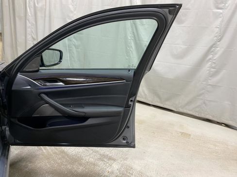 Used 2023 BMW 540i xDrive w/ M Sport Package image 22