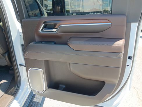 Used 2025 GMC Sierra 2500 Denali w/ Denali Reserve Package AWD/4WD image 19