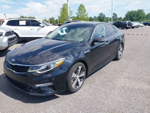 Used 2019 Kia Optima S FWD image 2