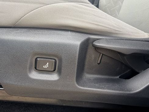 Used 2024 Toyota Tacoma SR5 AWD/4WD image 27
