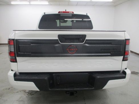 New 2025 Nissan Frontier PRO-4X w/ Pro Premium Package AWD/4WD image 8