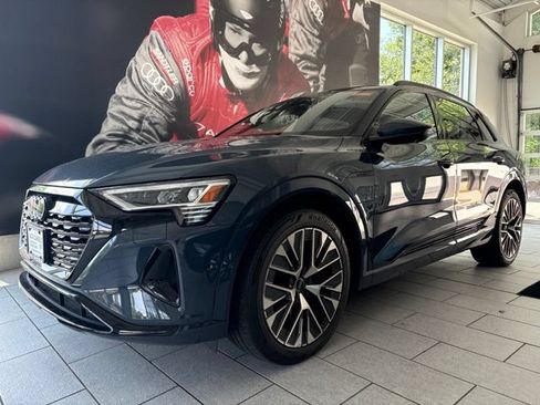 Used 2024 Audi Q8 e-tron Premium Plus AWD/4WD image 2