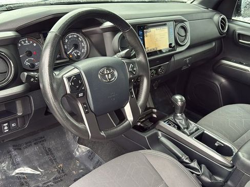 Used 2019 Toyota Tacoma TRD Off-Road image 13