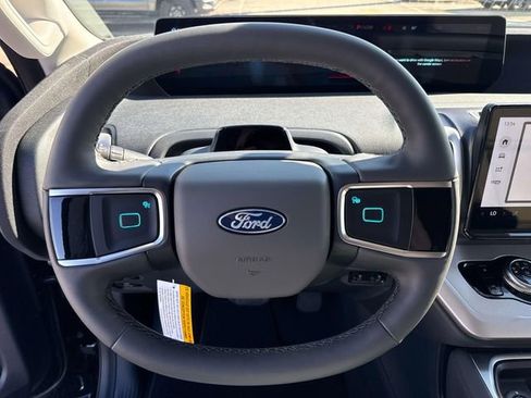 New 2026 Ford Expedition Active image 22