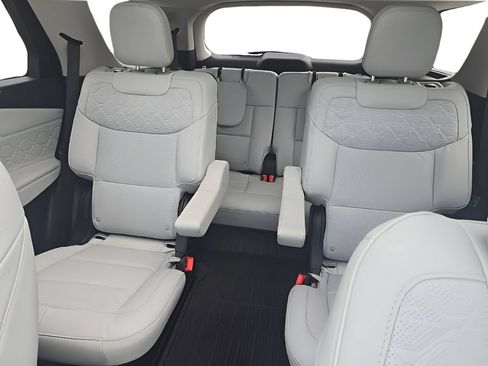 Used 2026 Ford Explorer Platinum w/ LUX Leather Package AWD/4WD image 36