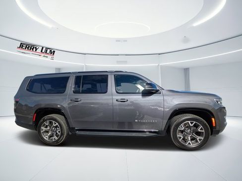 Used 2024 Jeep Wagoneer L Series III w/ Flexible Seating Group image 2