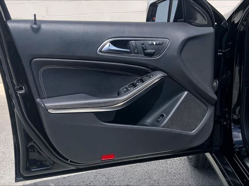 Used 2017 Mercedes-Benz GLA 250 image 27