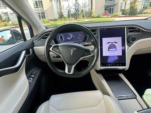 Used 2018 Tesla Model X 100D AWD/4WD image 9