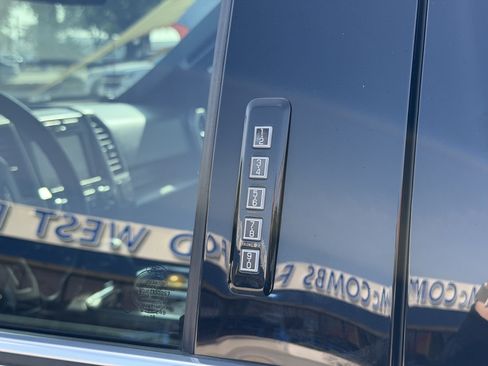 Used 2019 Ford F150 Platinum w/ Equipment Group 701A Luxury AWD/4WD image 16