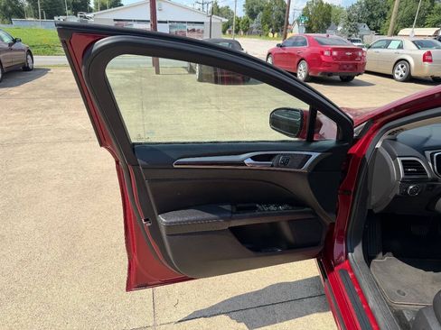 Used 2016 Ford Fusion SE w/ Equipment Group 202A FWD image 10