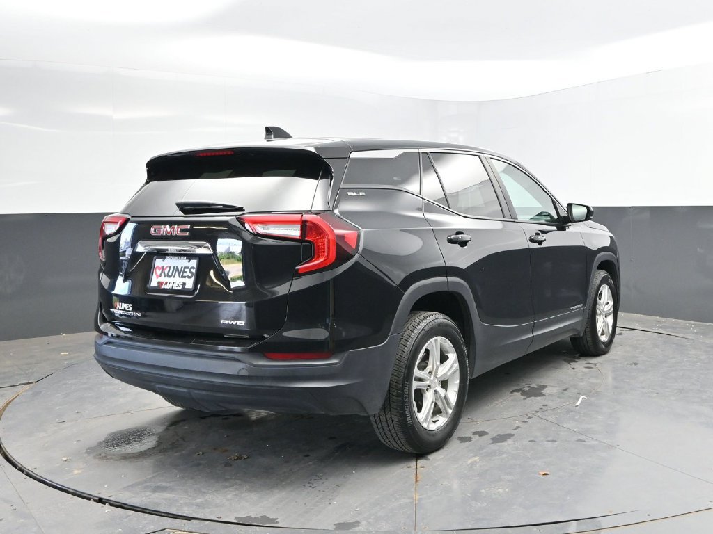 Used 2024 GMC Terrain SLE AWD/4WD image 7