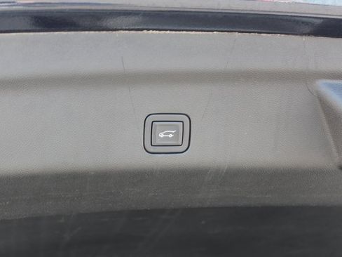 Used 2023 Cadillac Escalade ESV Sport Platinum w/ LPO, ONYX Package image 7