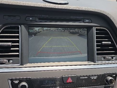 Used 2015 Hyundai Sonata Limited w/ Option Group 05 FWD image 18