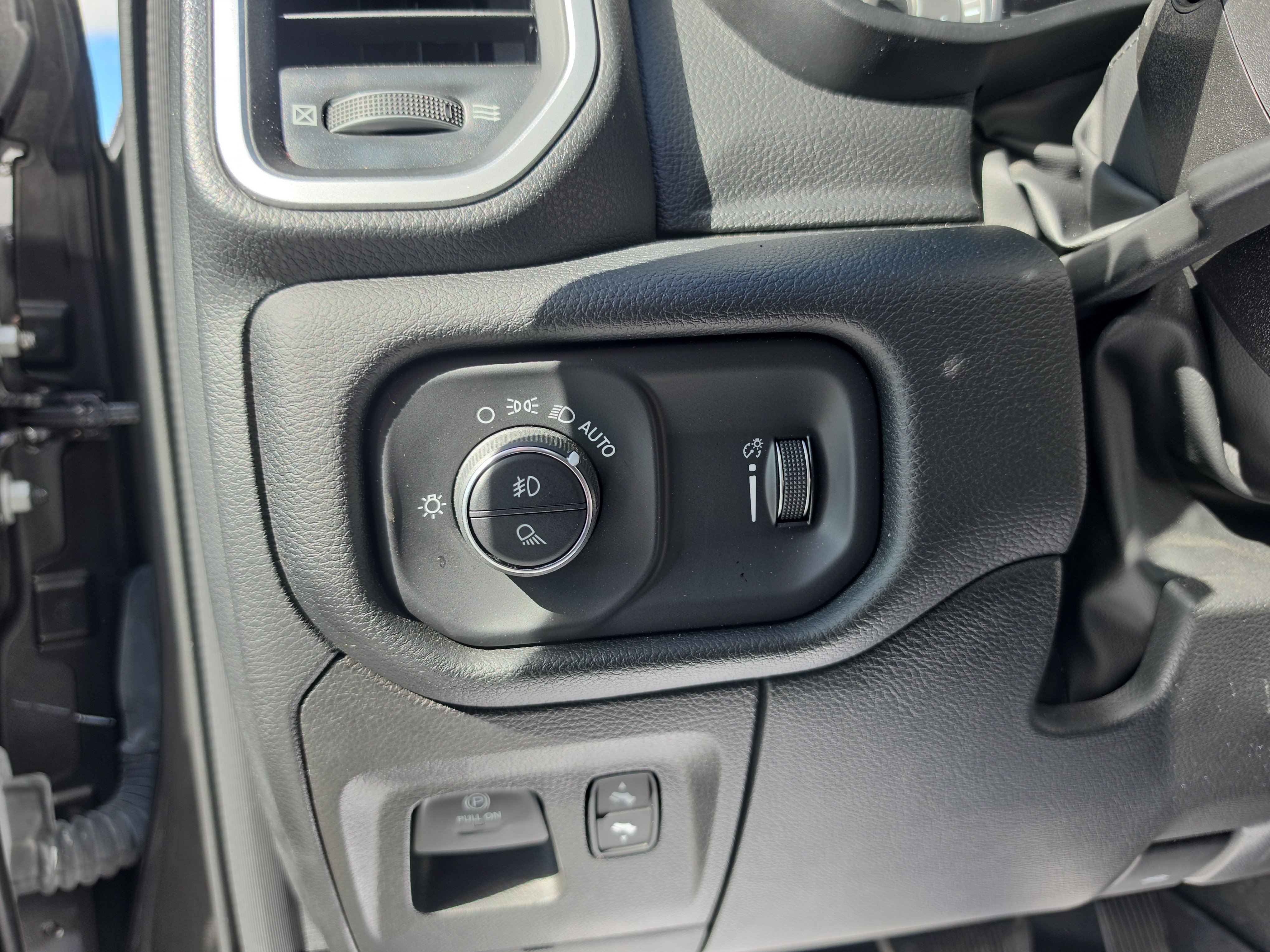 Used 2022 RAM 1500 Big Horn AWD/4WD image 19