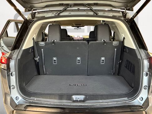 Used 2026 Nissan Pathfinder SV image 14