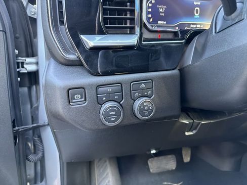 Used 2025 Chevrolet Silverado 2500 LT w/ Convenience Package image 18