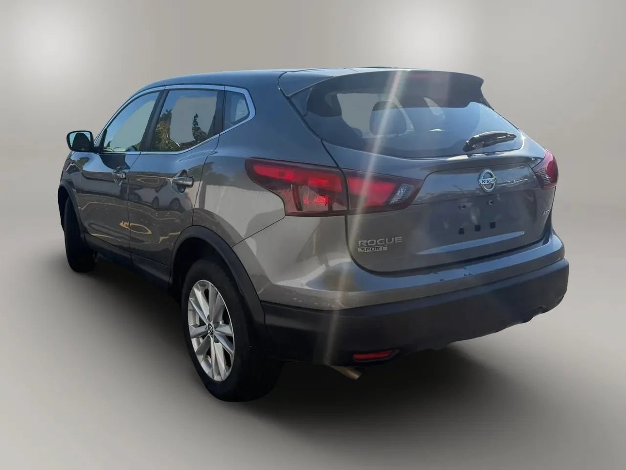 Used 2018 Nissan Rogue Sport S w/ S Appearance Package AWD/4WD image 5